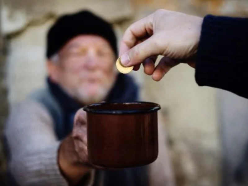 DONATE Charity to poor people (Matanot L'Evyonim).